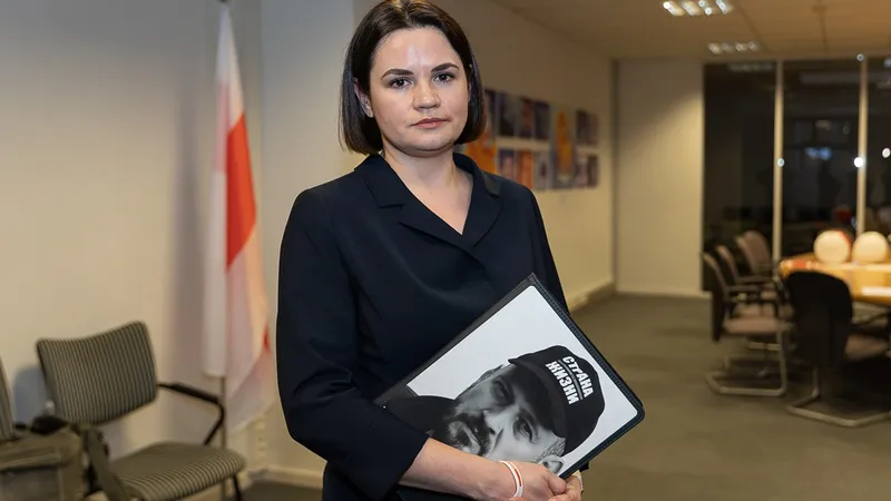 Dictatorul de la Minsk nu se joacă. Opozanta Svetlana Tihanovskaia, condamnată la 15 ani de pușcărie. - Foto: Profimedia Images