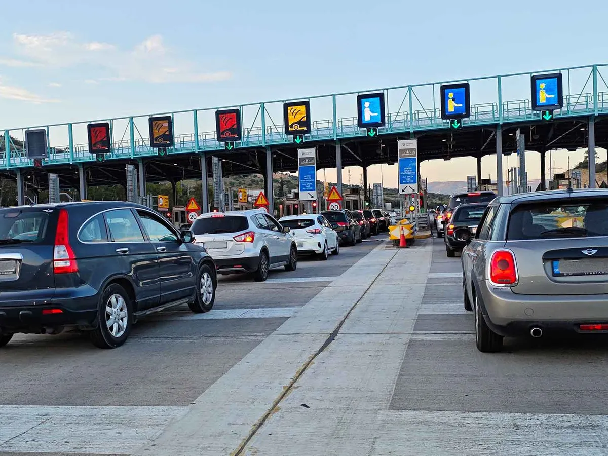 Stație de taxare pe o autostrada din Grecia - Foto: caranddriver.gr (Imagine cu rol ilustrativ)