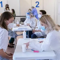 Vaccinarea la copii: cu aceeași doză, în aceleași locații, cu buletin și acceptul unui părinte / FB
