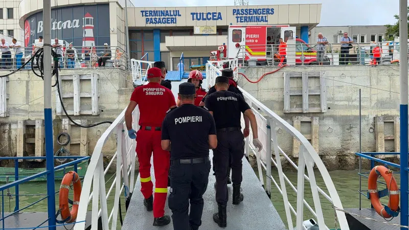 marinarii răniți, aduși la Tulcea cu o navă a IGSU