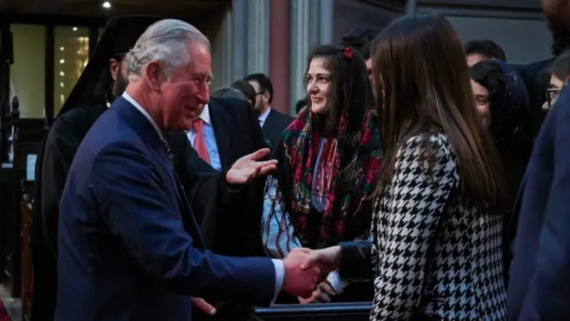 Charles s-a întâlnit cu românii la Londra. Foto NotaBN