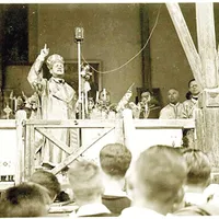 Iuliu Hossu,  primul cardinal al Bisericii Române Unite cu Roma, la Nicula, în 1947