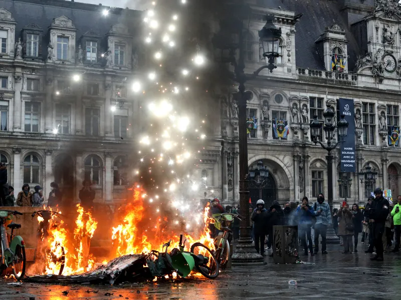 Manifestații la Paris-Foto: Profimedia Images