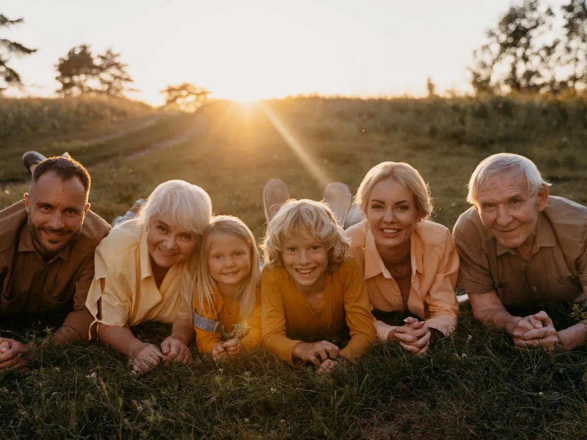 Pensie nu e singura surpriză din iunie: Ce sumă misterioasă apare pe cardurile pensionarilor?Foto: Freepik (fotografie cu caracter ilustrativ)