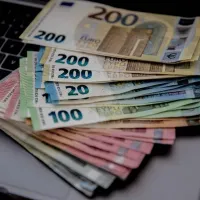 Despre implementarea salariului minim european: 10 argumente cu implicații pentru România - Foto: Profimedia Images (Imagine cu caracter ilustrativ)