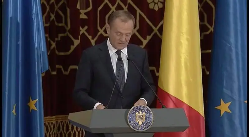 Donald Tusk i-a impresionat pe români prin discursul său în limba română