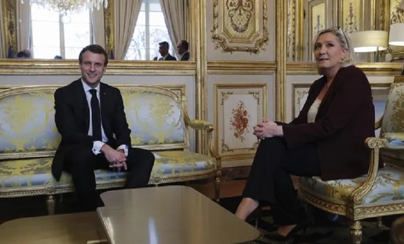 Emmanuel Macron sau Marine Le Pen? Aproximativ 48,7 milioane de francezi sunt așteptați la urne. / Foto: news.ro