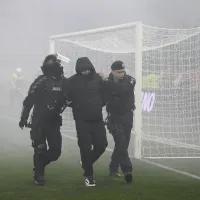 Bătaie generală, pe străzi și stadion, la meciul Dinamo - UTA. „Câinii” au câștigat cu 1-0 - Foto: INQUAM PHOTOS/Denis Grosu