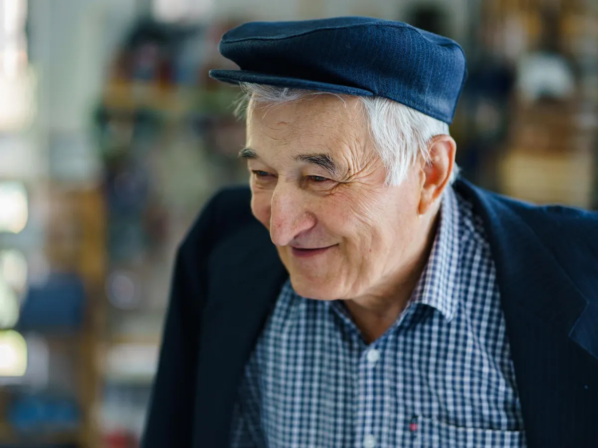 Pensionar gândindu-se la pensie - Foto: Freepik
