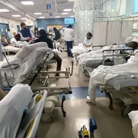 Paturile de terapie intesivă, ocupate complet cu bolnavi COVID în februarie. 73.000 infectări/zi / Medpage