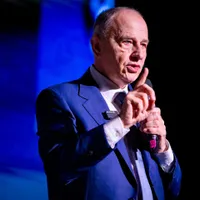 Mircea Geoană ar fi plagiat din președinți SUA în teza de doctorat. Ce spune politicianul? - Foto: Facebook