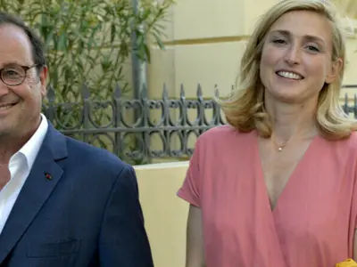 Francois Hollande, fostul președinte al Franței, s-a căsătorit cu actriţa Julie Gayet. / Foto: stirileprotv.ro