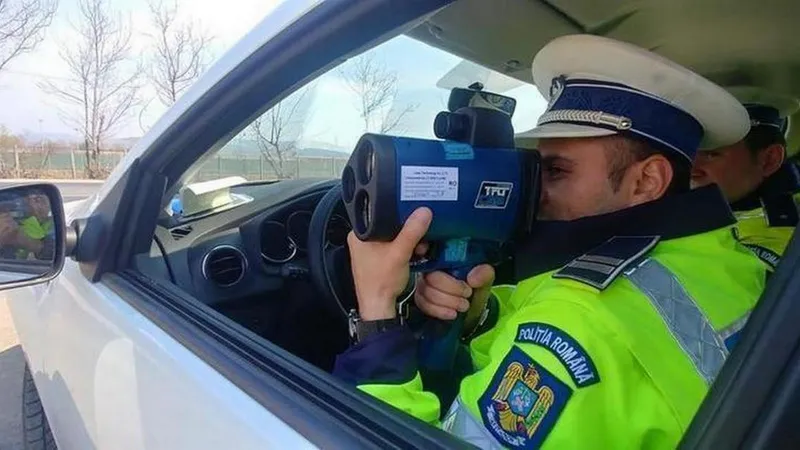 Peste 2.000 de șoferi, sancționați de poliție într-o săptămână pe autostrăzile din România. - Foto Inquam Photos