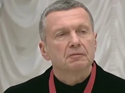 Lui Soloviov îi dau lacrimile când primește un premiu de la Putin: „E clar, omule, că ai fost făcut pentru război”