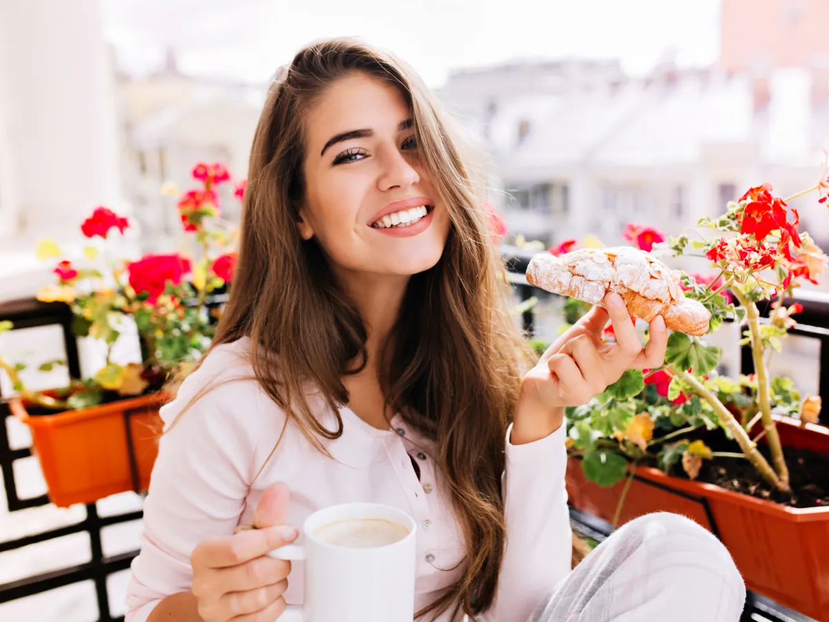 AMENDĂ de 1.500 de lei pentru românii care stau la bloc și au flori în balcon. Pot face închisoare - Foto: Freepik (imagine cu rol ilustrativ)