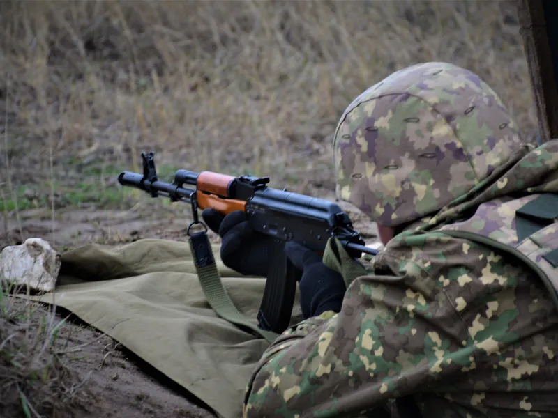 România a primit comenzi pentru furnizare de armament în Ucraina - Foto: MApN