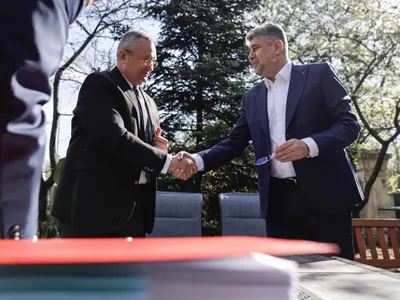 Simion, Lasconi, Ciucă, ordinea pe buletnul de vot la prezindețiale. Ciolacu e pe. Cine e avantajat? - Foto: INQUAM PHOTOS / Octav Ganea