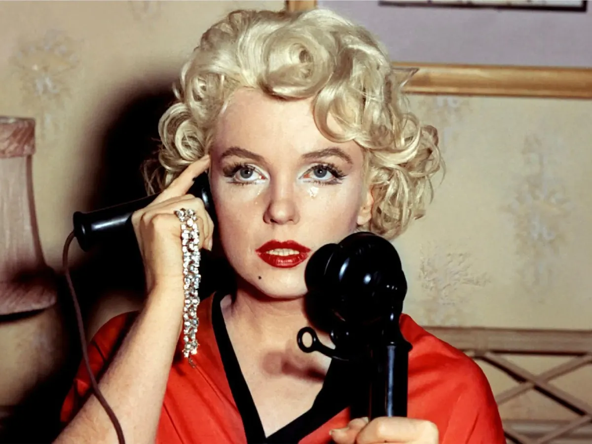 Bijuterii şi scrisori private care i-au aparţinut lui Marilyn Monroe, scoase la licitaţie