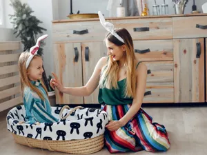 Familie se joacă fericită - Foto: Freepik