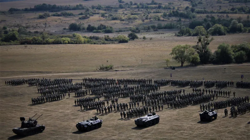 Cât de puternică e armata României față de cele ale Ungariei și Bulgariei. - Foto: facebook / MApN