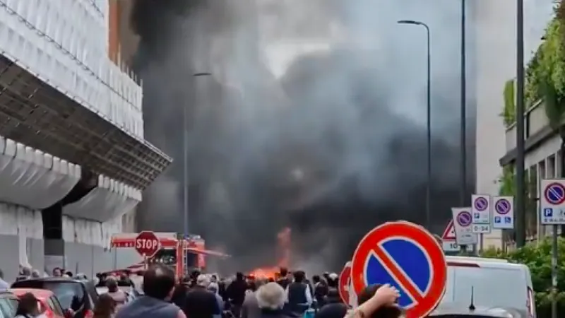Explozie uriașă în Milano - Foto: Twitter/ valentjjina