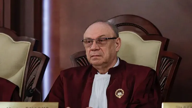 Șeful CCR: 3.1000.000 lei salariu, 4.100.000 lei pensie într-un mandat - Foto: INQUAM PHOTOS / Octav Ganea