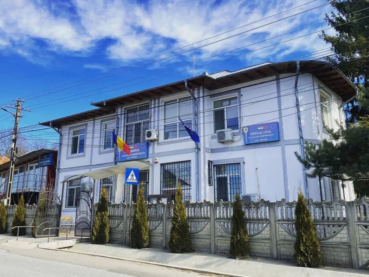 Criză? Toți angajații primăriei unei comune, la „formare”, la All-Inclusive, pe Litoral: 30.000 € - Foto: cjarges.ro
