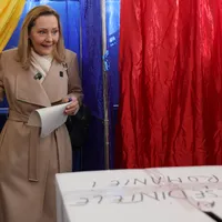 Elena Lasconi, după închiderea urnelor: ”Scorul este foarte strâns. Fiecare vot contează” - Foto: INQUAM PHOTOS/ Octav Ganea