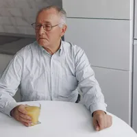 590 lei pensie după 30 de ani de muncă. Alți 600.000 pensionari, în aceeași situație. Ce au muncit? - Foto: Freepik