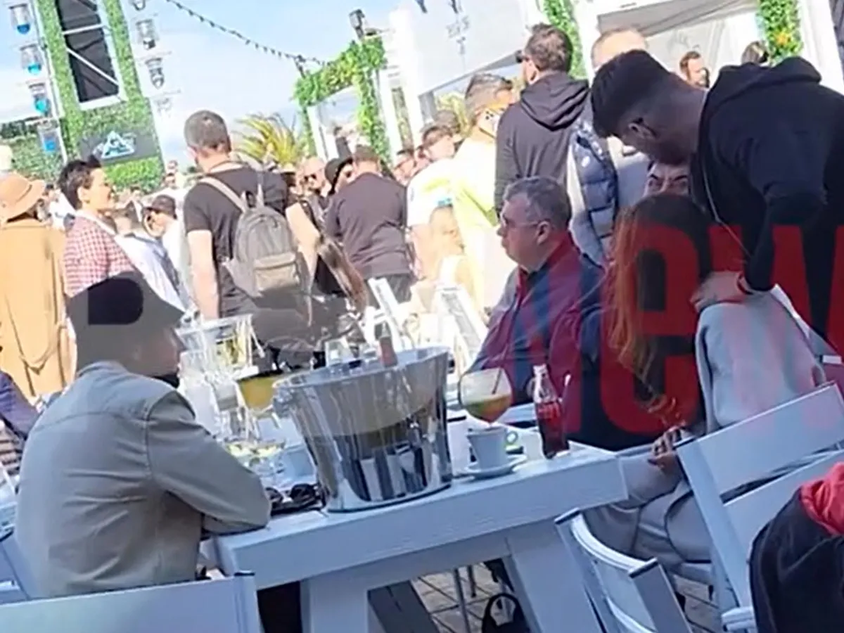 Gabriel Oprea, la fițe, cu fiul, de 1 Mai în Mamaia. - Foto: captură video/spynews.ro