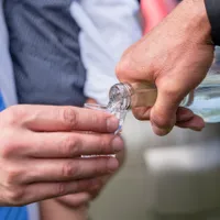 Câtă țuică ai voie să produci acasă? Se schimbă legea. Ce efecte produce? - Foto: Pixabay.com (rol ilustrativ)