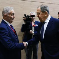 Lazăr Comânescu, dând noroc cu Serghei Lavrov - Foto: X/Lazar Comanescu