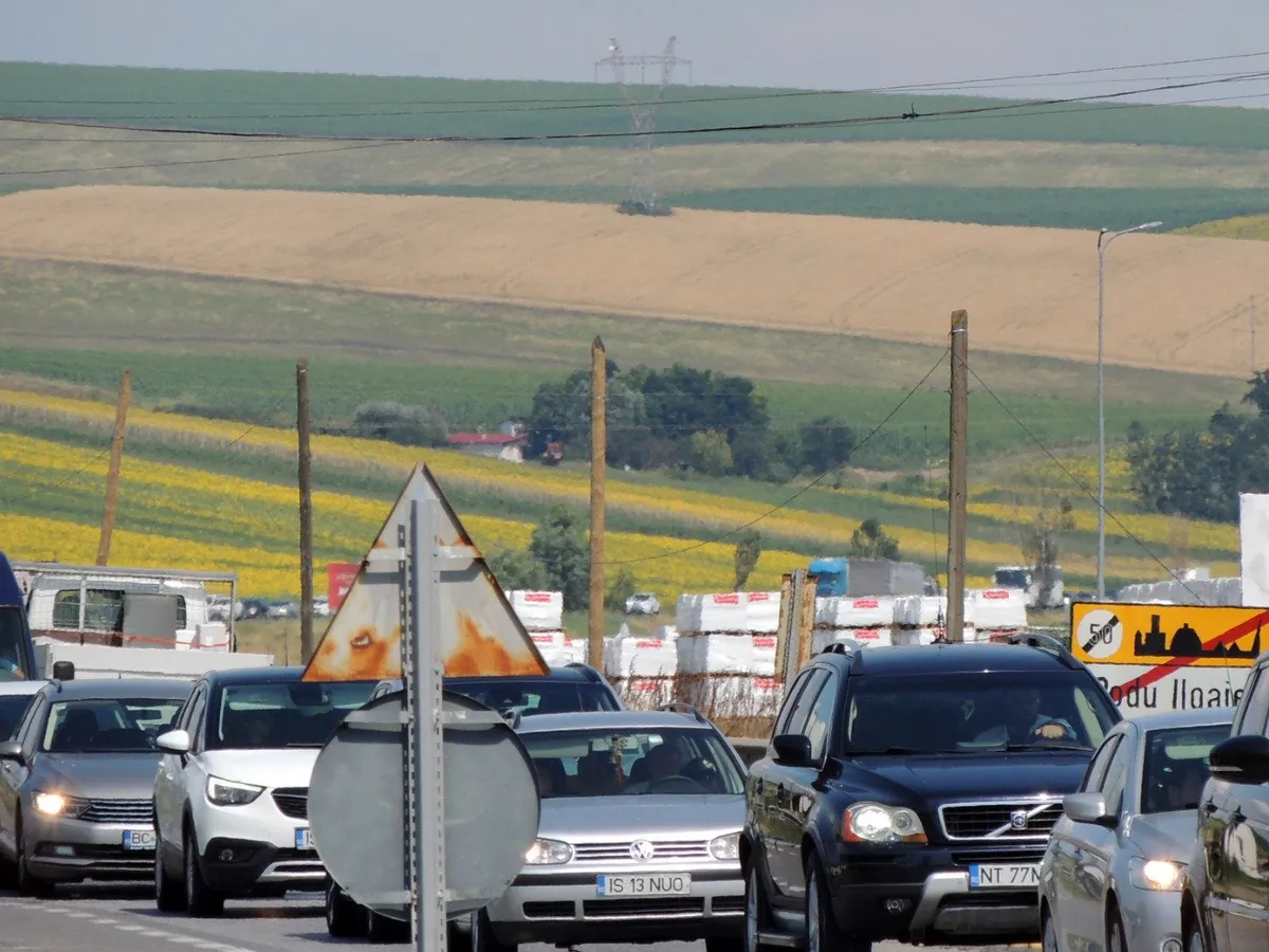 Tergiversarea proiectului Autostrăzii A8 reînvie protestele de stradă