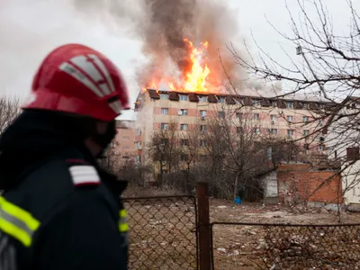 Pompier în acțiune - FOTO Inquam Photos / Cornel Putan