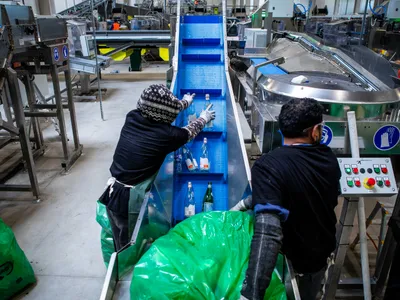 Centru sortare RetuRO - FOTO Inquam Photos / Ovidiu Micsik