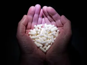 Substanța cu care a fost prins dopat Mutu face ravagii în România! Dezvăluiri ȘOCANTE despre produsul care se vinde la liber pe net, deși omoară oameni