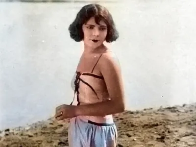 VIDEO Cum erau costumele de baie ale românilor în 1927 - Foto: cinemagia.ro