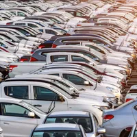 Guvernul introduce din iulie o nouă taxă auto: 1900 lei pentru mașinile vechi - Foto: Freepik/tawatchai07