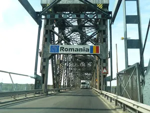 Trafic blocat pe Podul Prieteniei Giurgiu-Ruse. S-a defectat un camion. Pe unde se poate trece? - Foto: Facebook