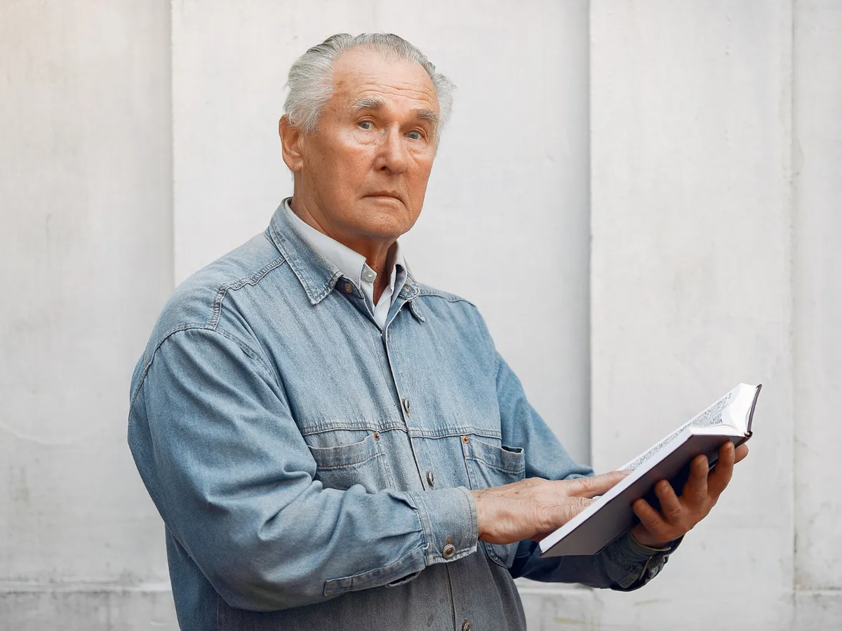 Pensionar Foto: Freepik (imagine cu rl ilustrativ)