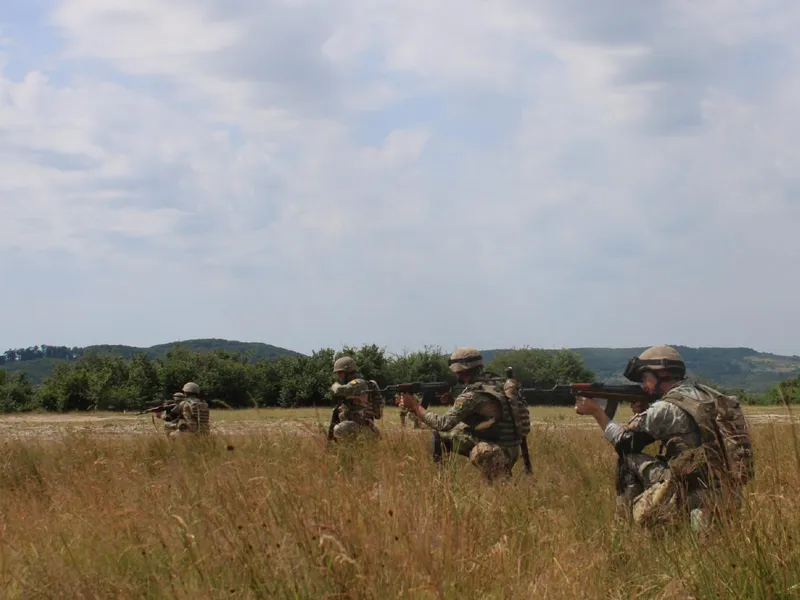 Problema rezerviștilor din Armata Română se rezolvă cu metoda elvețiană. Acum avem numai 55.000  - FOTO: Facebook