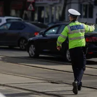 Când pot șoferii merge sau depăși pe linia de tramvai fără să ia amendă? Poliția nu are ce le face - Foto: Profimedia Images