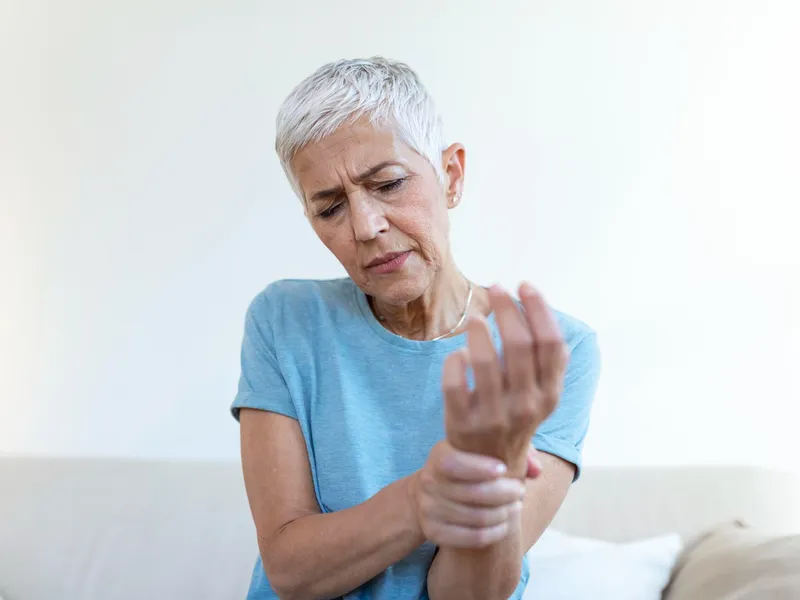 Dieta la pensie care combate reumatismul. Ce să mănânce pensionarii ca să reducă inflamația - Foto: Freepik (Imagine cu rol ilustrativ)