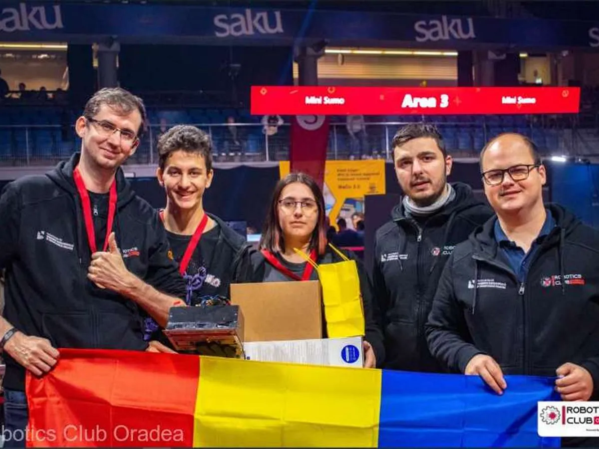 Echipa Robotics Club Oradea s-a clasat pe locul 3 la proba Mega Sumo, cea mai spectaculoasă şi grea probă din Concursul "Robotex" de la Tallinn. / Foto: Robotics Club Oradea