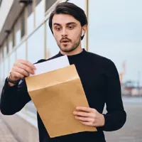 Escrocherie cu „executorul judecătoresc”: „Ai de plătit o amendă de 1.000 € până mâine”. E o capcană - Foto: Freepik (rol ilustrativ)
