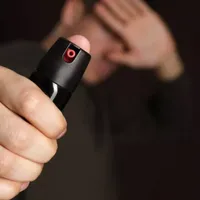 Cât de ușor poți cumpăra un spray paralizant de pe Internet? Nici măcar nu-ți trebuie acte - Foto: Freepik. com (rol ilustrativ)
