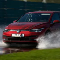 Cele mai bune și cele mai proaste anvelope de vară pentru mașini medii. Test ADAC cu 18 modele - Foto: adac.de