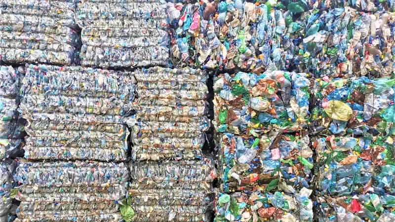 O firmă din Germania a încercat să trimită ilegal în România peste 16 mii de kg de deșeuri - Foto: Ecoteca / imagine cu caracter ilustrativ