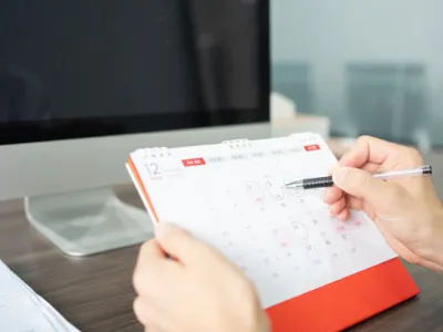 Următoarea minivacanță din 2026: Când vor avea angajații din România patru zile libere consecutive