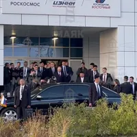 Nord coreenii mor de foame, Kim și-a cărat Maybach-ul blindat cu trenul la întâlnirea cu Putin - Foto: captură video